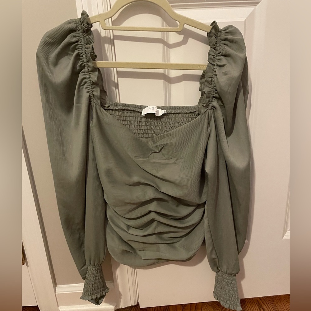 ASTR The Label puff sleeve square neck top